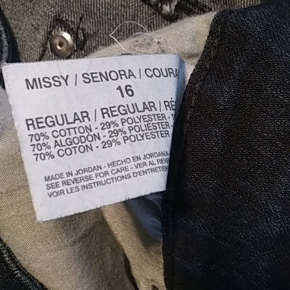 Women's Kardashian Khloe in Curvy Slim Boot Jeans - Picture 7 of 7